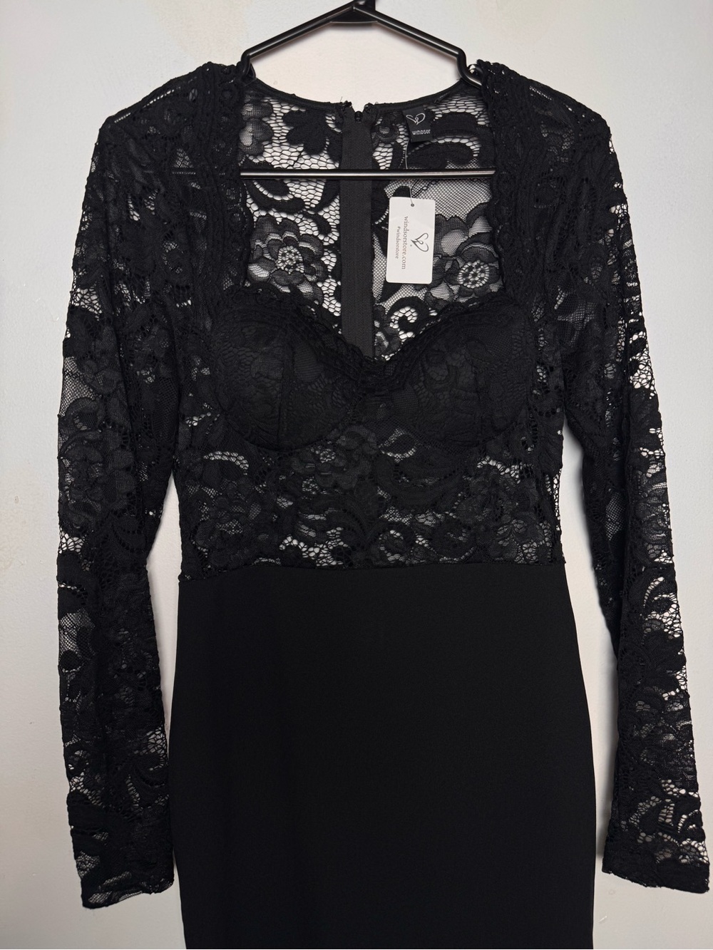 Brand new Windsor black lace dress size-medium